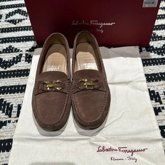Salvatore Ferragamo Gray and Gold Suede Saba Horsebit Loafer Size 7 Salvatore Ferragamo | Shoes | Salvatore Ferragamo Saba  main image 4